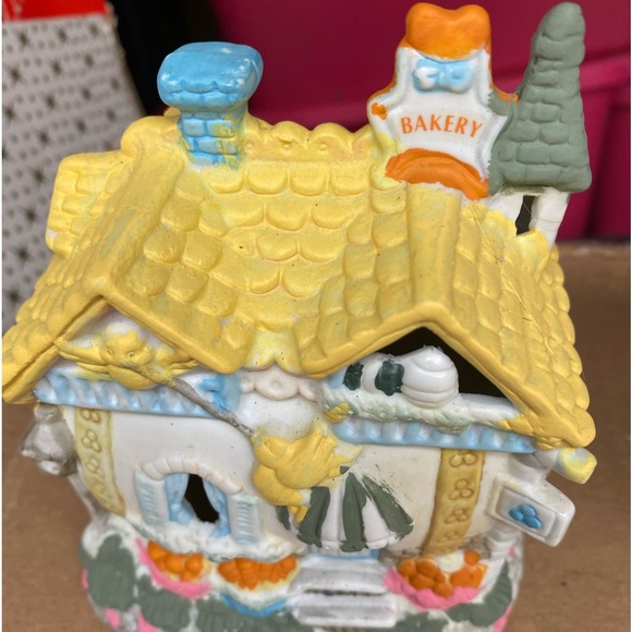 TWO VINTAGE CERAMIC LIGHT UP PLUG IN EASTER SPRING HOUSES REPAINTED TO REFRESH - Picture 4 of 8